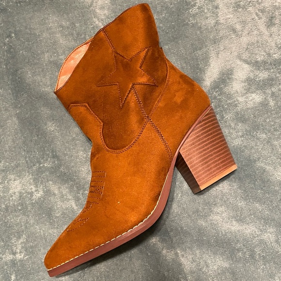 Her Universe Toy Story Woody Heeled Boots - Picture 8 of 13